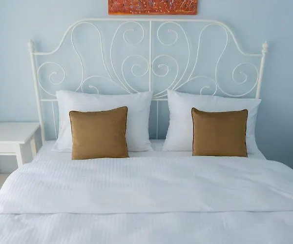 Landhuis Gadura Kir Evleri *