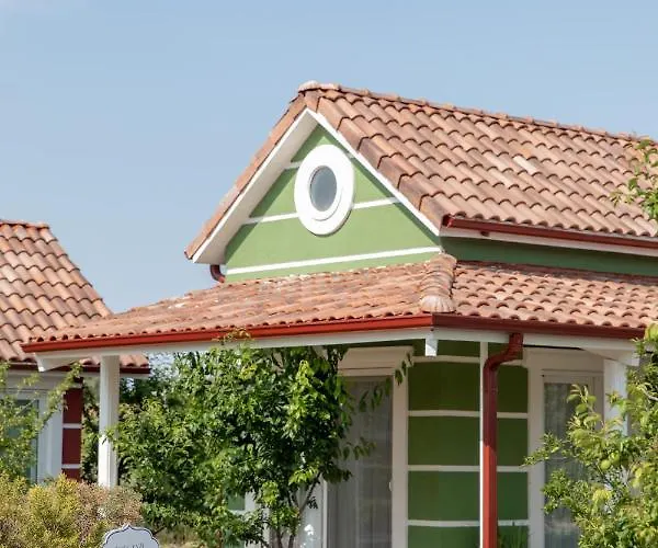 Landhuis Gadura Kir Evleri *