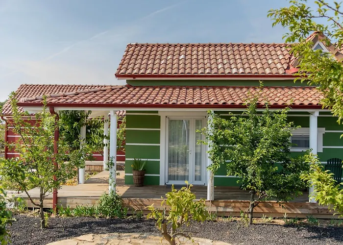 Landhuis Gadura Kir Evleri *