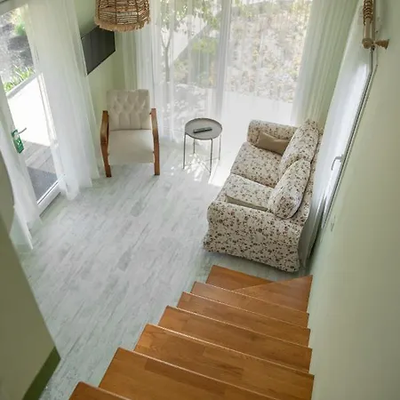 컨트리하우스 Gadura Kir Evleri