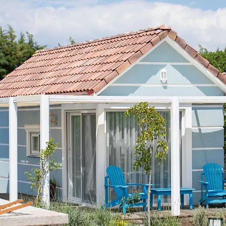 Gadura Kir Evleri * ウルラ