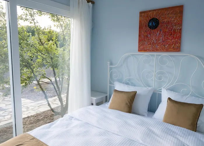 Gadura Kir Evleri أورلا