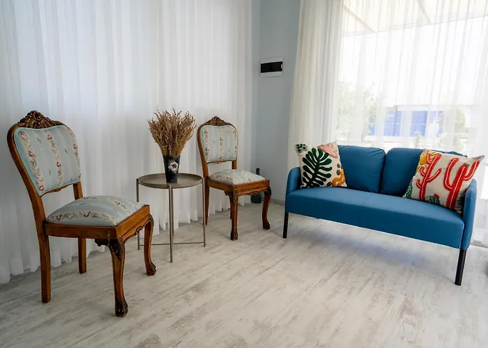 Gadura Kir Evleri أورلا